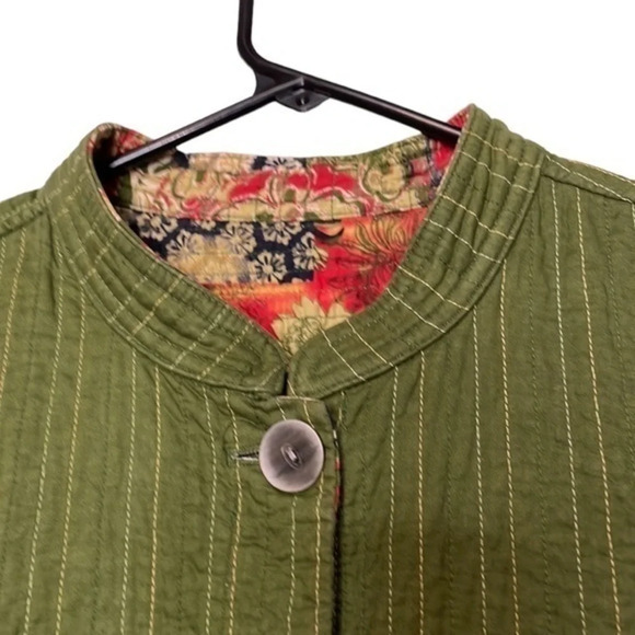 New Gorgeous Handmade Quilted Reversable Button Down Vest Size M/L - Picture 11 of 12